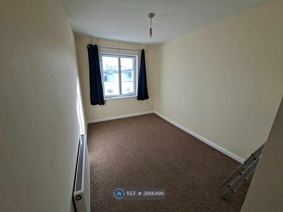 Property photo 3 of 12 Bedroom 2