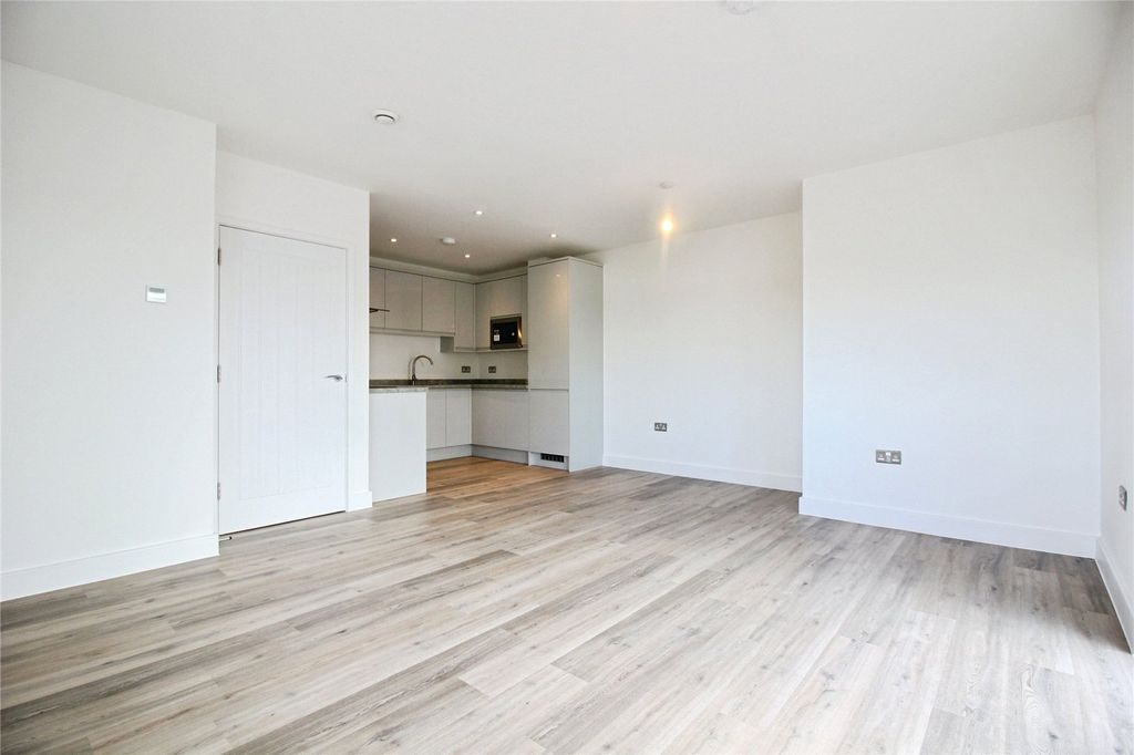 Property photo 2 of 8 Picture No. 01