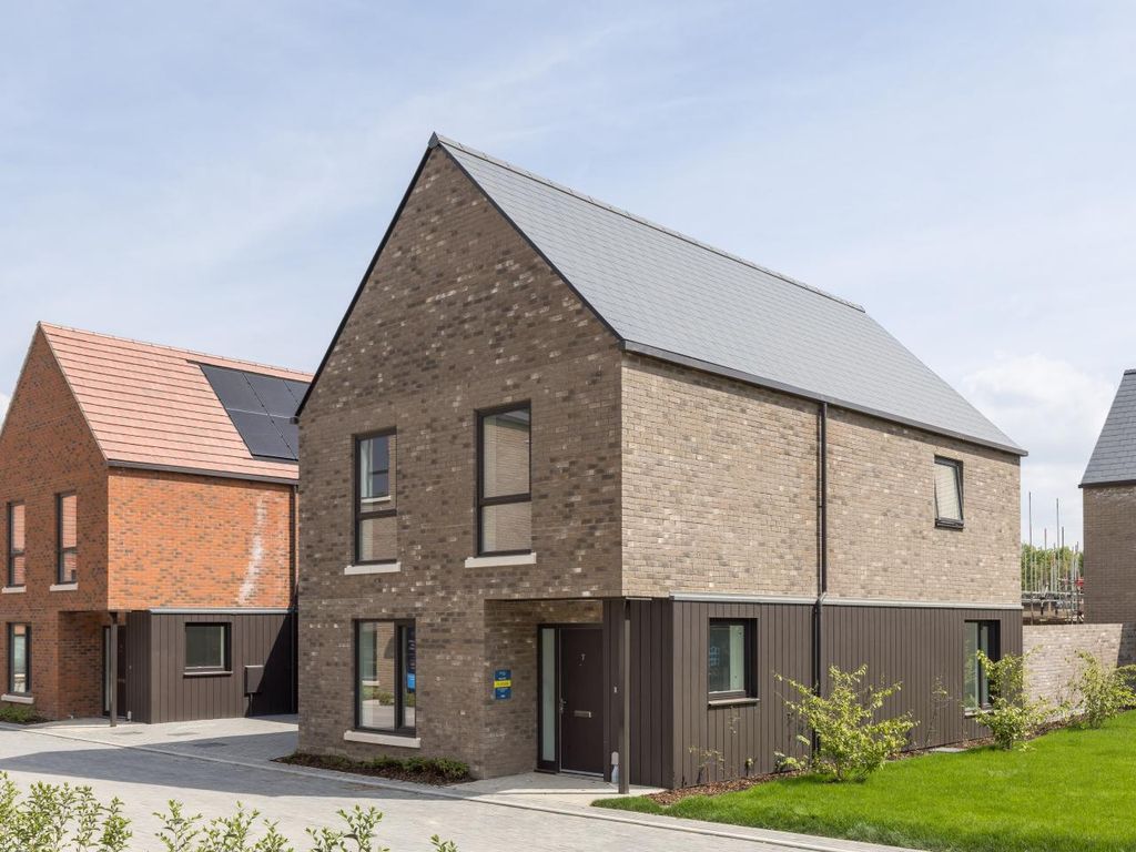 Property photo 1 of 9 The Sycamore, Number 422