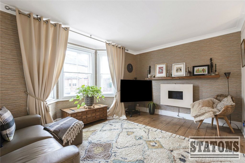 Property photo 3 of 22 Picture No. 44