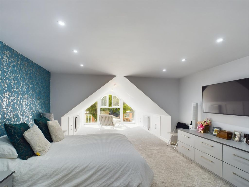 Property photo 3 of 33 Cam02279G0-Pr0035-Still006.Jpg