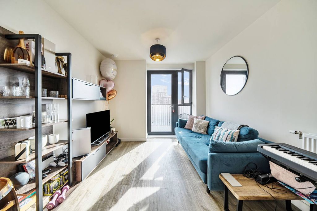 Property photo 1 of 20