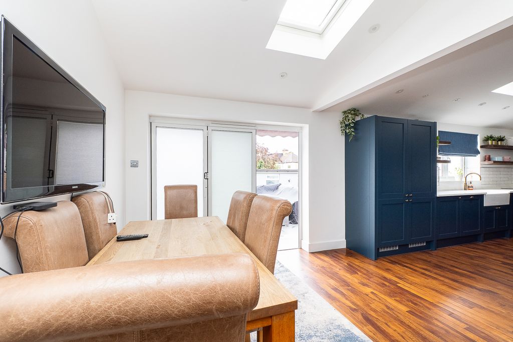 Property photo 3 of 22 Picture No. 08