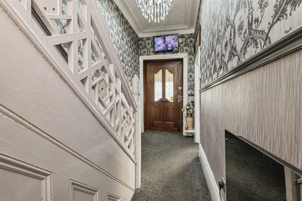 Property photo 2 of 23