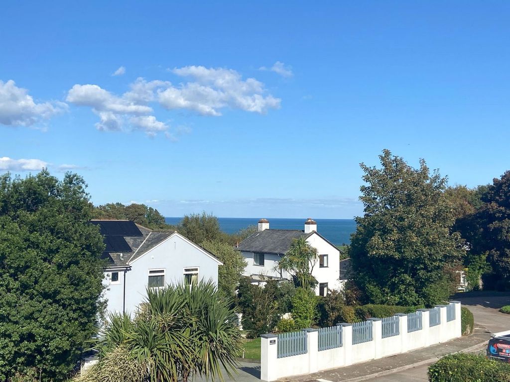 Property photo 2 of 28