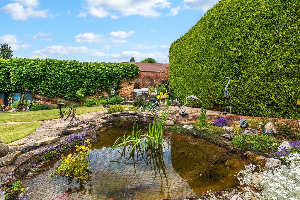 Property photo 2 of 18 Pond