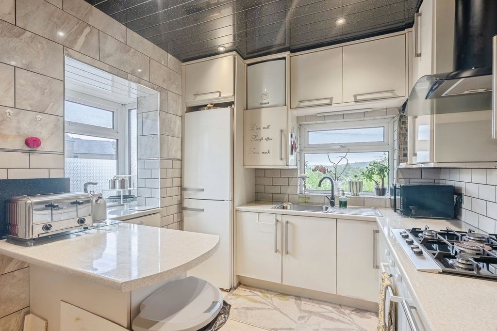 Property photo 3 of 18 Photo