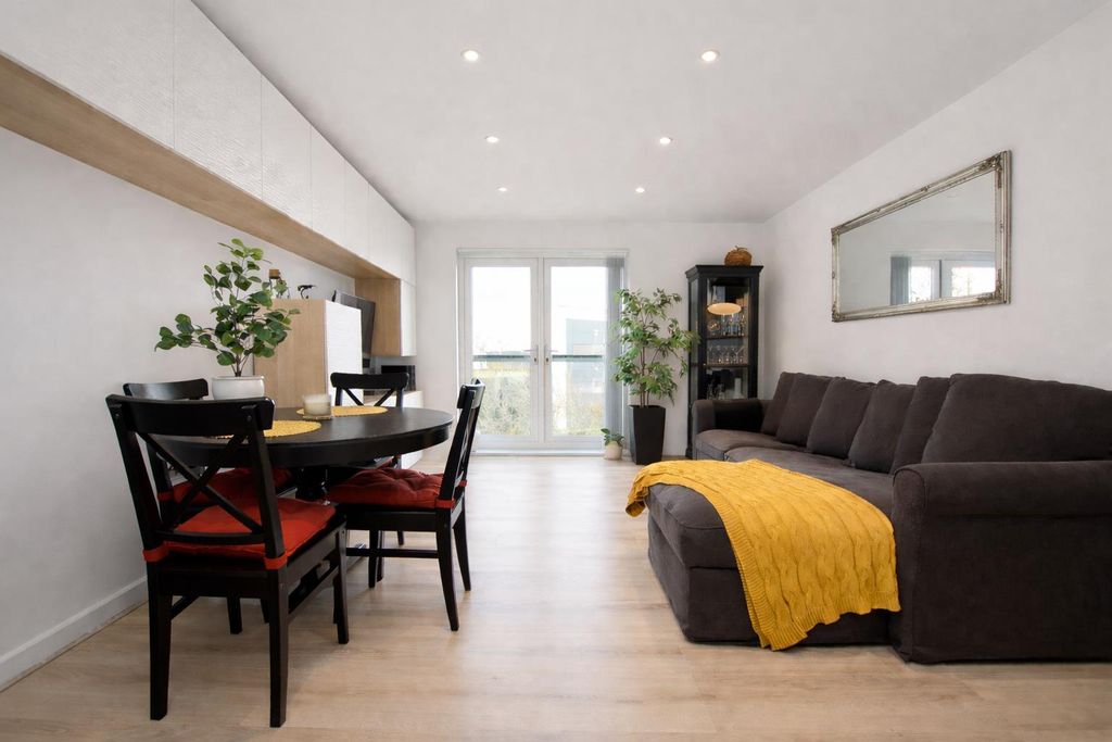 Property photo 1 of 10 B13F2380-8Fd2-4112-B103-d7cc3cd28627.Png