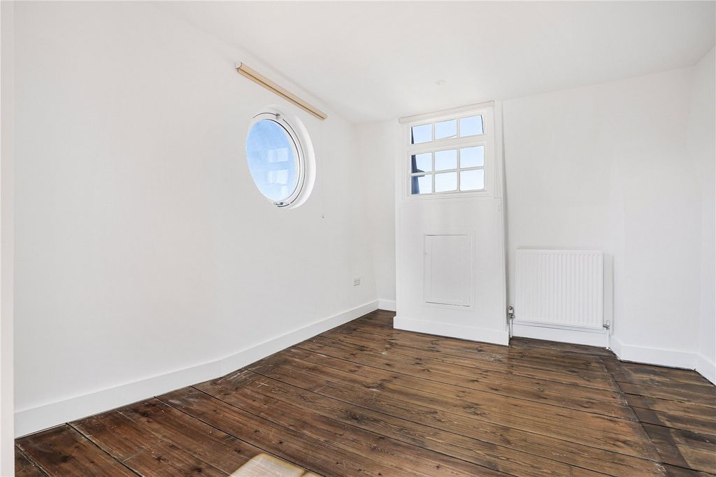 Property photo 2 of 18 Picture No. 19