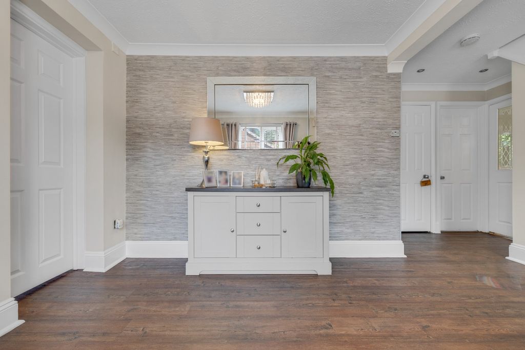 Property photo 2 of 46 5335702
