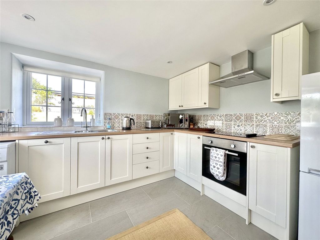 Property photo 3 of 24 Kitchen