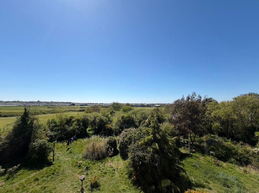 Property photo 2 of 15 5127662
