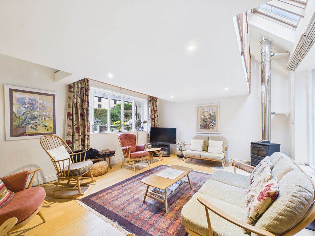 Property photo 2 of 70 Main Living Room