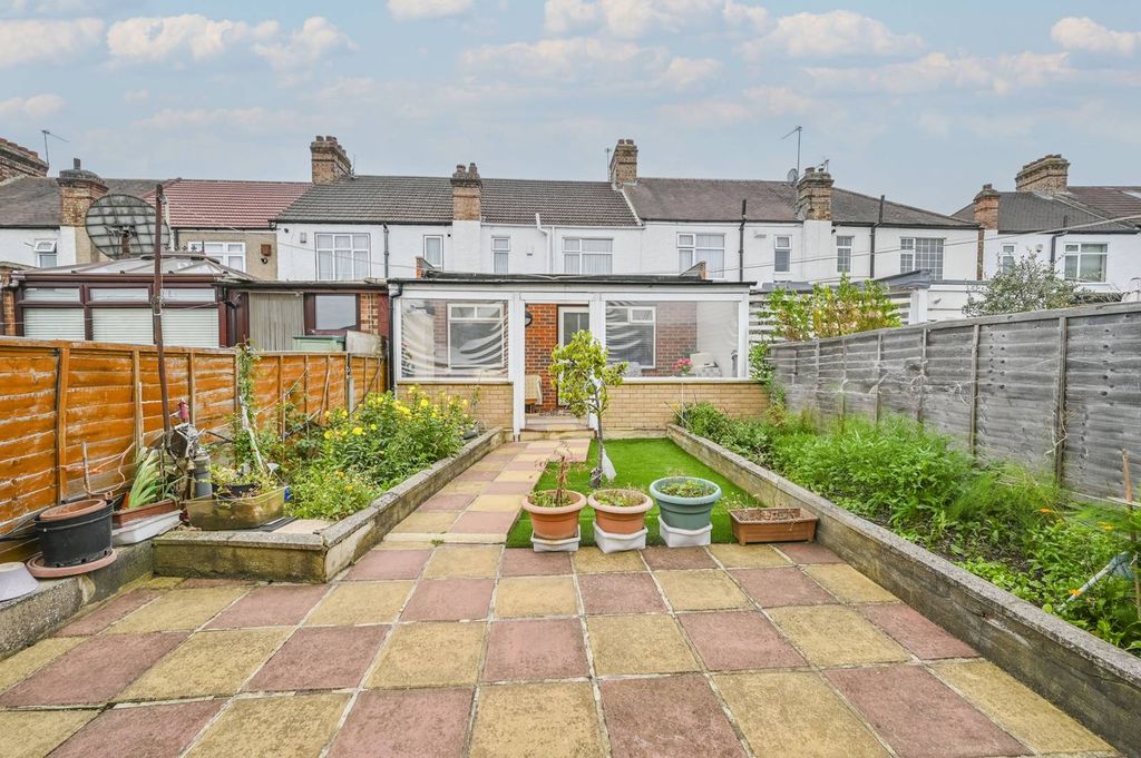 Property photo 3 of 11
