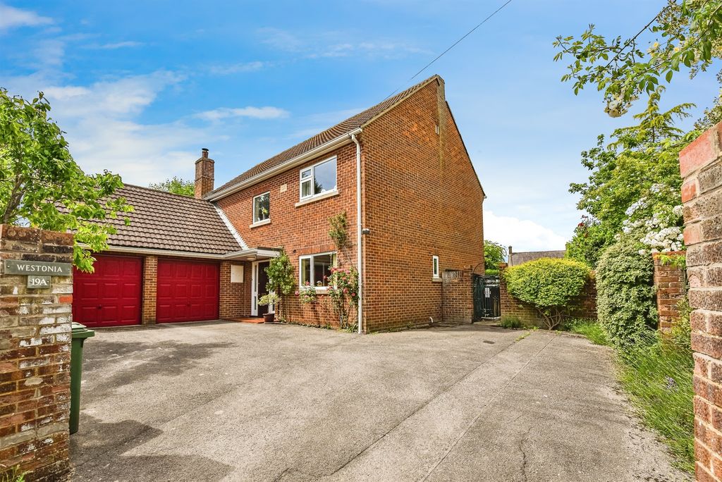 Property photo 1 of 16