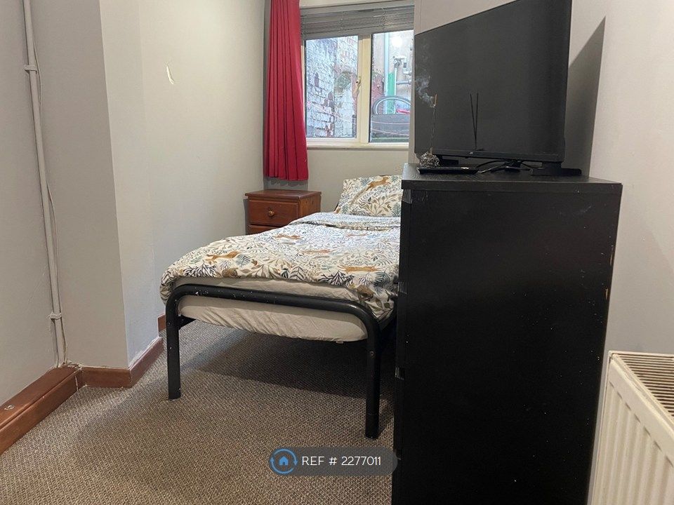 Property photo 2 of 8