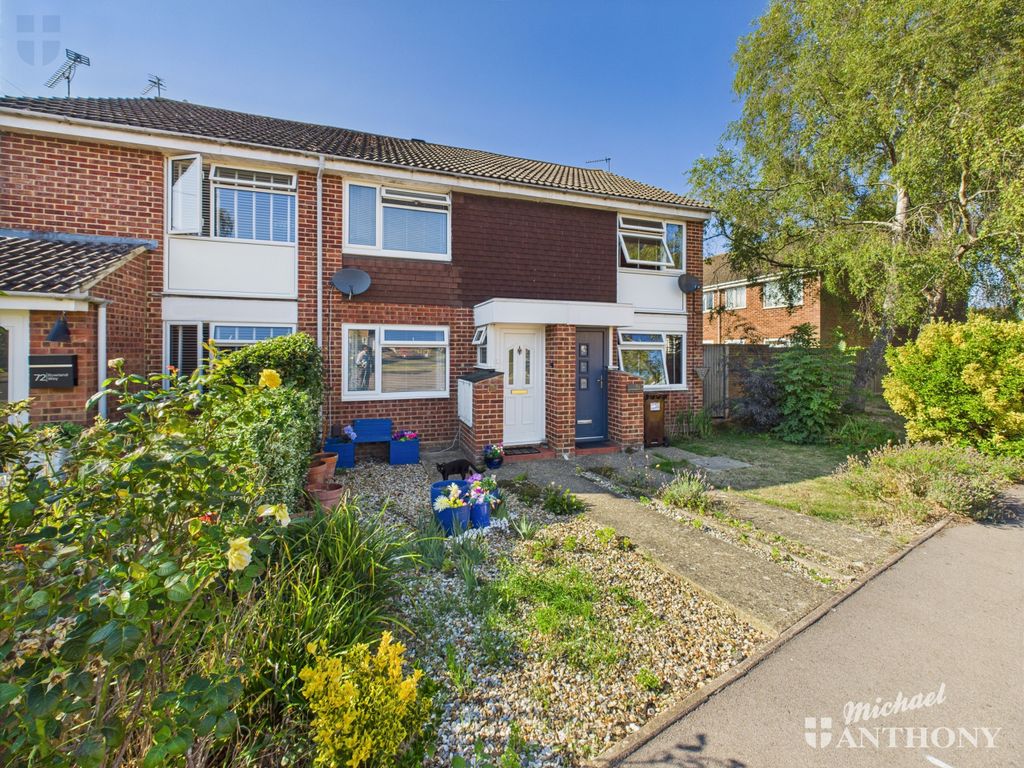 Property photo 1 of 9 Cam03852G0-Pr0382-Still015