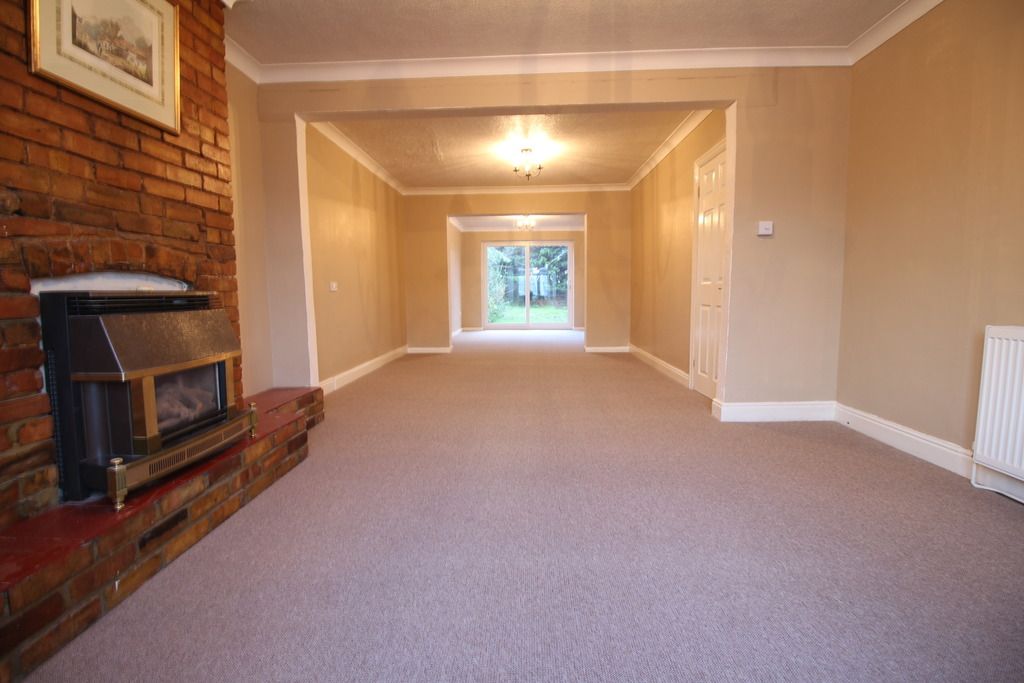 Property photo 3 of 9 Lounge