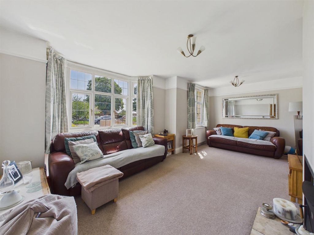Property photo 2 of 34 Cam03972G0-Pr0383-Still008.Jpg