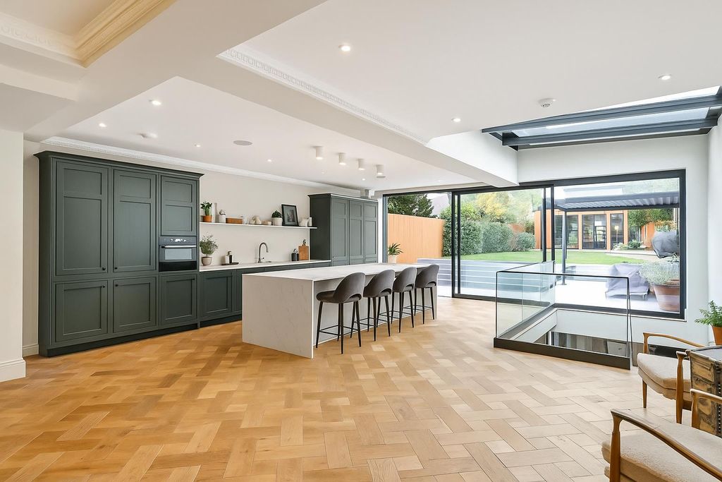 Property photo 2 of 24 Image