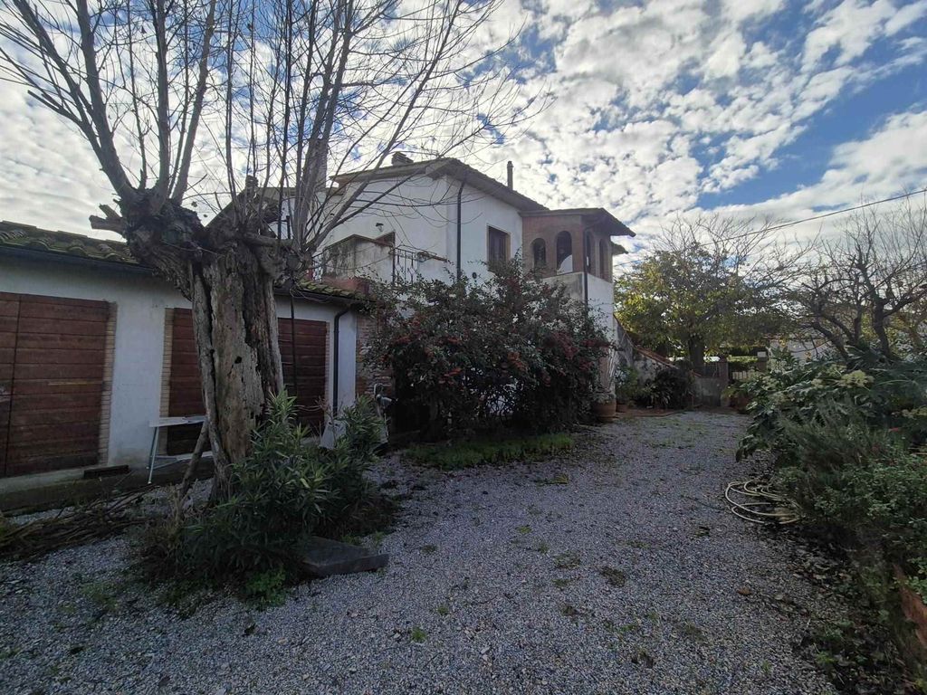 Property photo 2 of 30