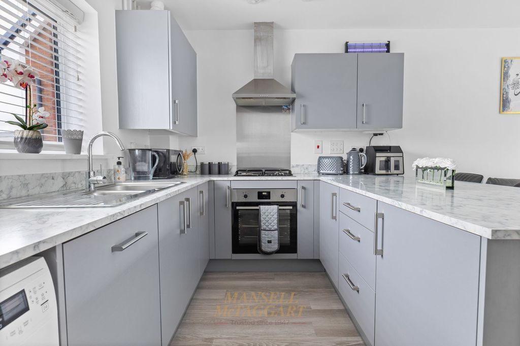 Property photo 2 of 23