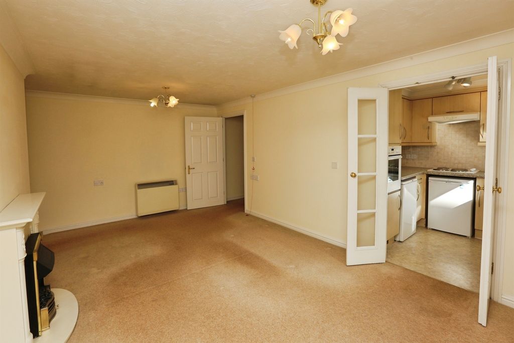 Property photo 2 of 17