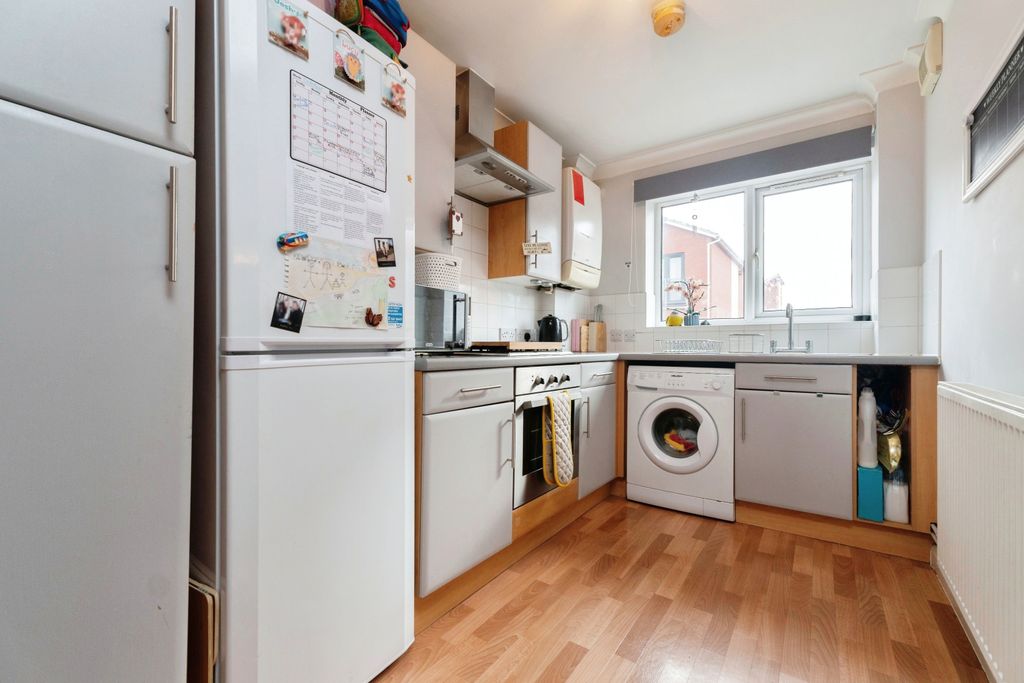 Property photo 2 of 13 Kitchen