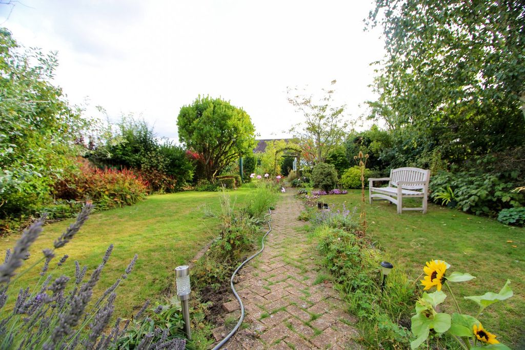 Property photo 3 of 32