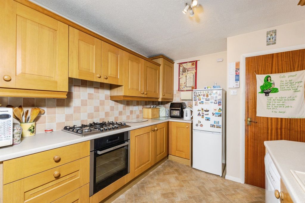 Property photo 3 of 16