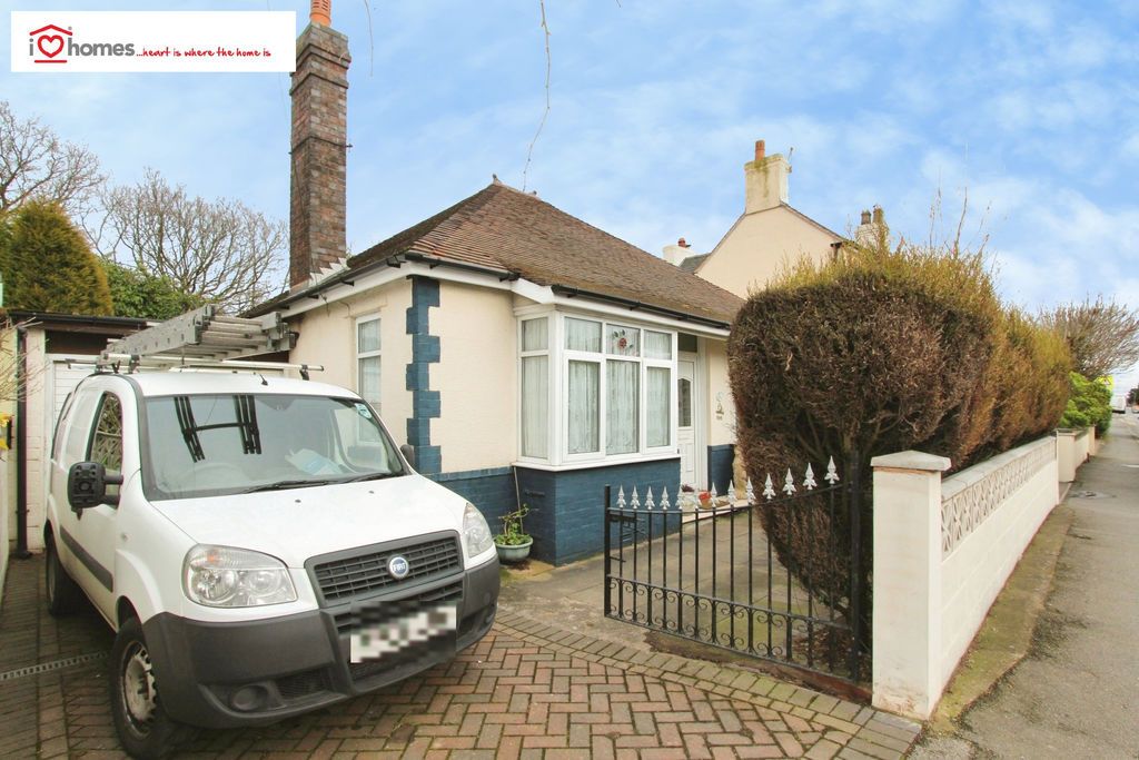 Property photo 1 of 9 Photo 3