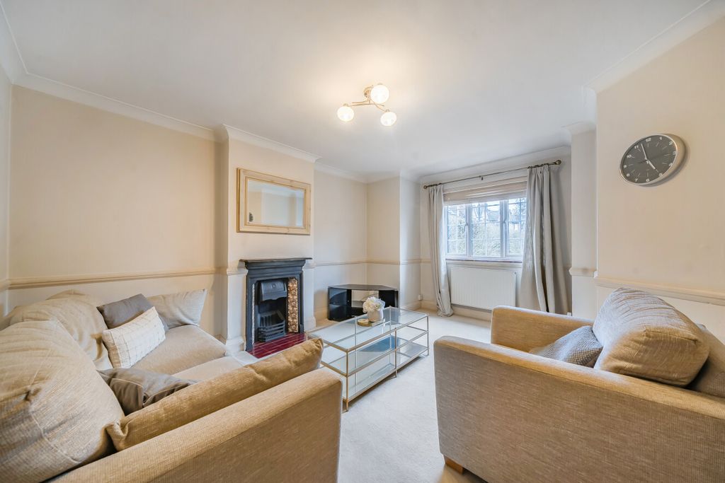 Property photo 2 of 10 1411260-21-698F2d...