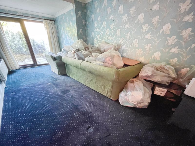 Property photo 2 of 15 Lounge