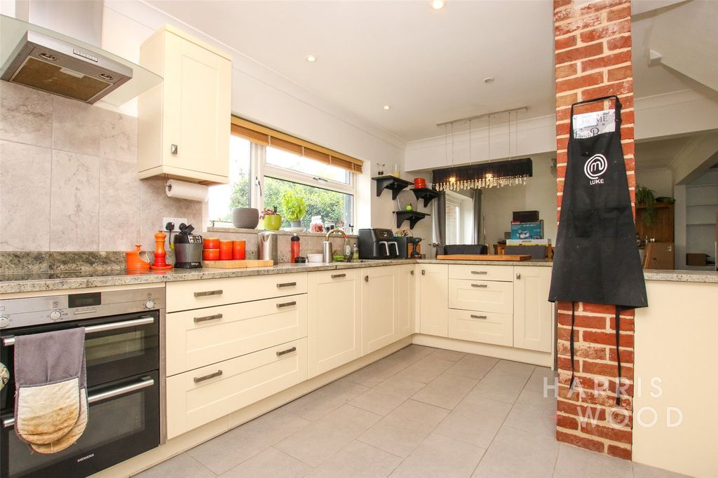 Property photo 3 of 17 Picture No. 15