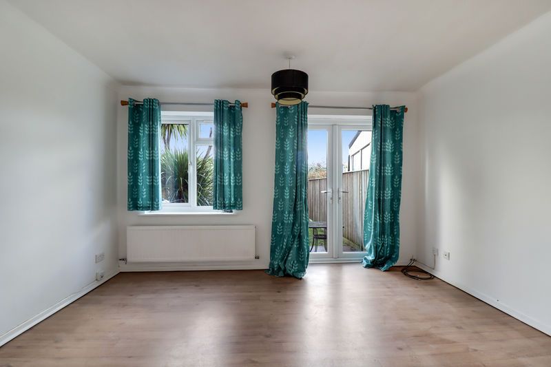 Property photo 3 of 9 Photo 5