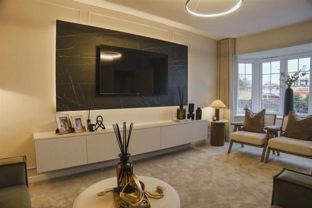 Property photo 3 of 17 Wentworth&amp;Salesoffice-Thornton-36.Jpg