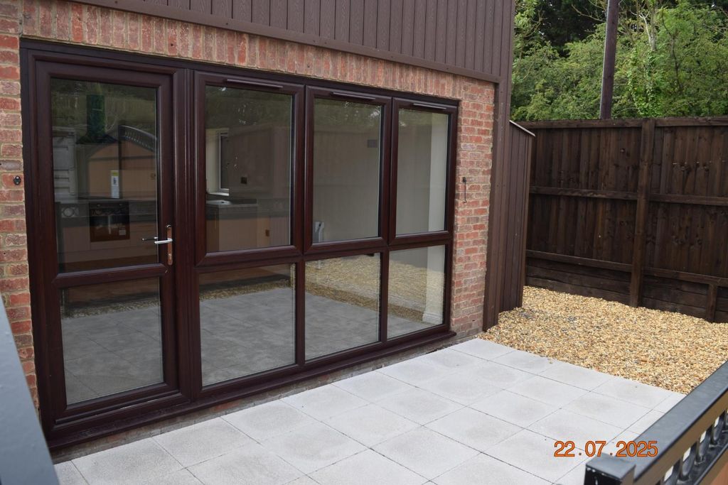 Property photo 3 of 20 Front Courtyard