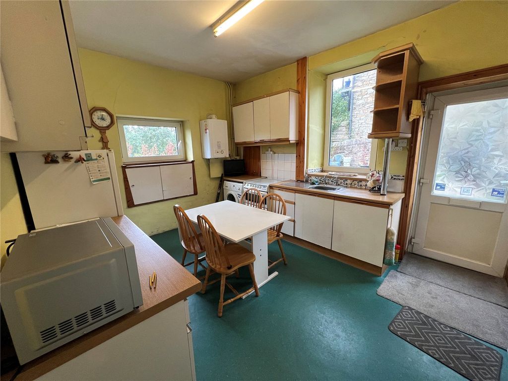 Property photo 2 of 10 Dining Kitchen