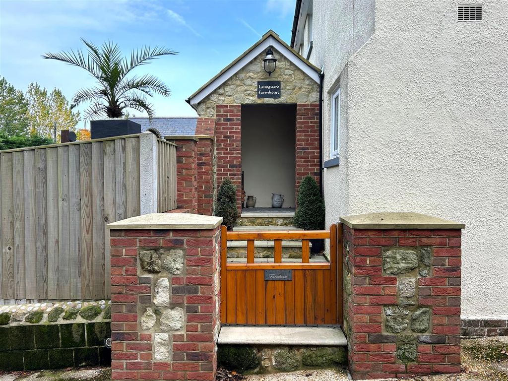 Property photo 3 of 28 v2.Jpg