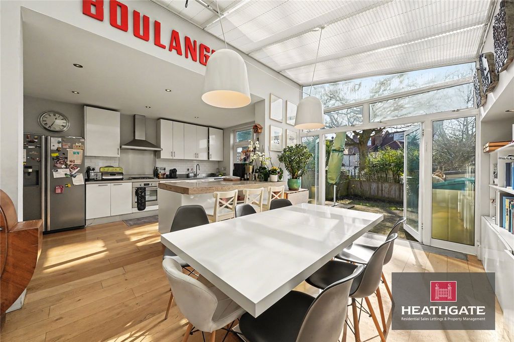 Property photo 1 of 11 Main-Image-463