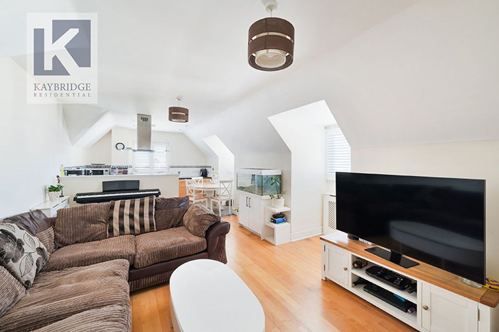 Property photo 3 of 12 St. Georges Court, 184 East Street - Kt17 1Er