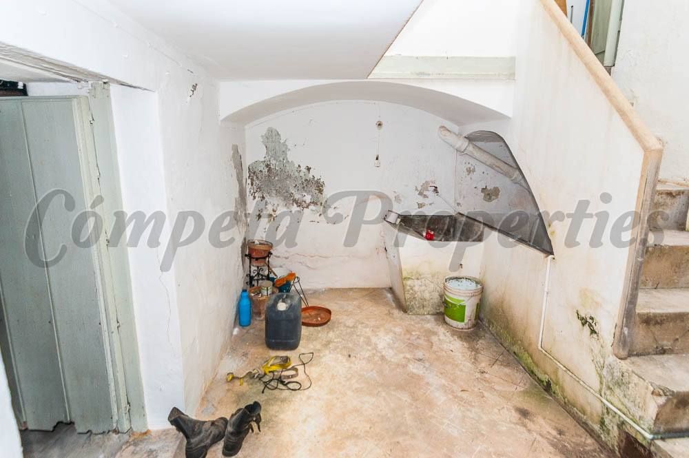 Property photo 3 of 24