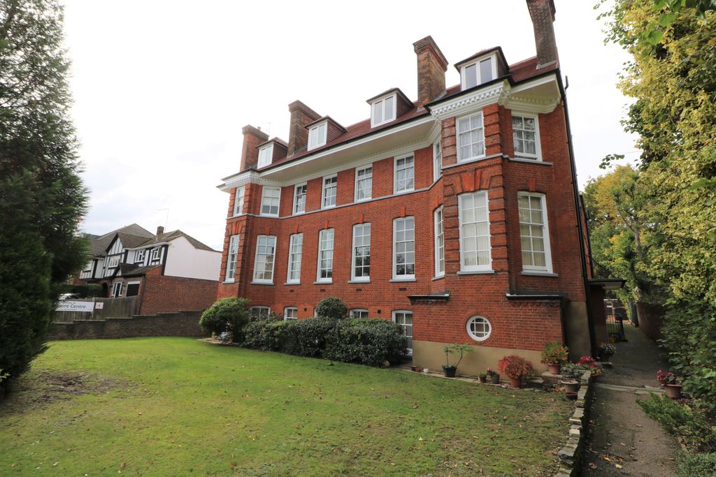 Property photo 2 of 23