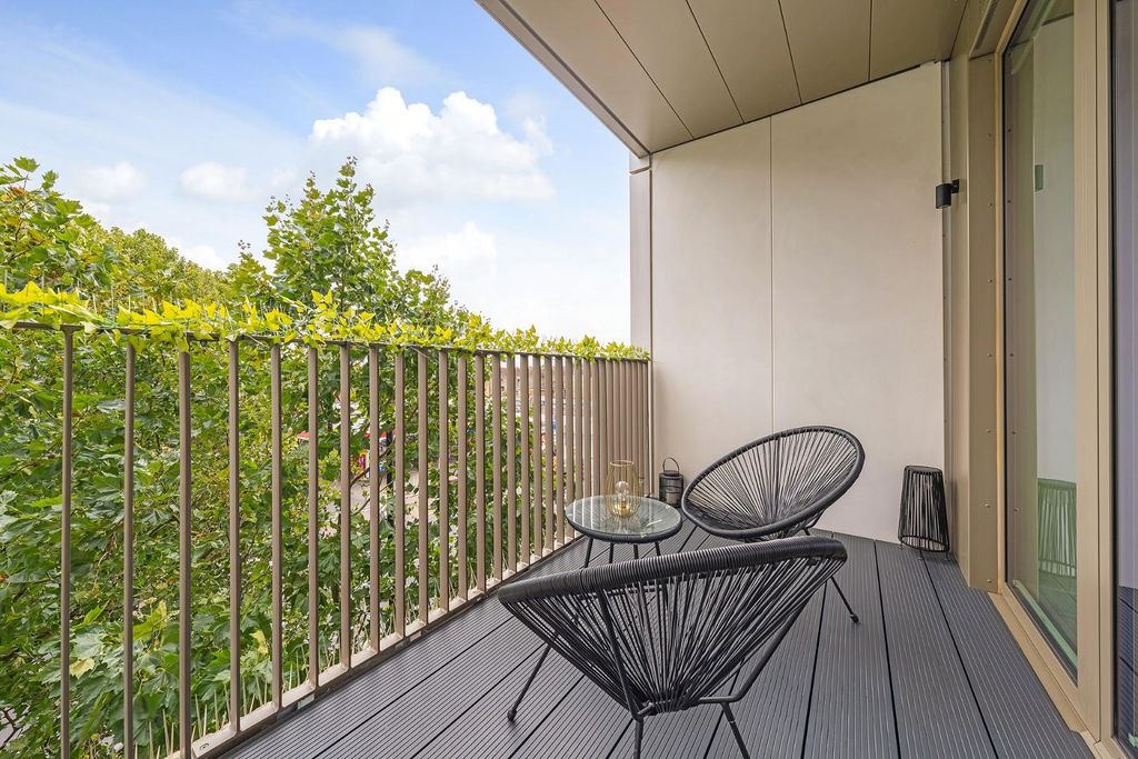 Property photo 3 of 16 Terrace