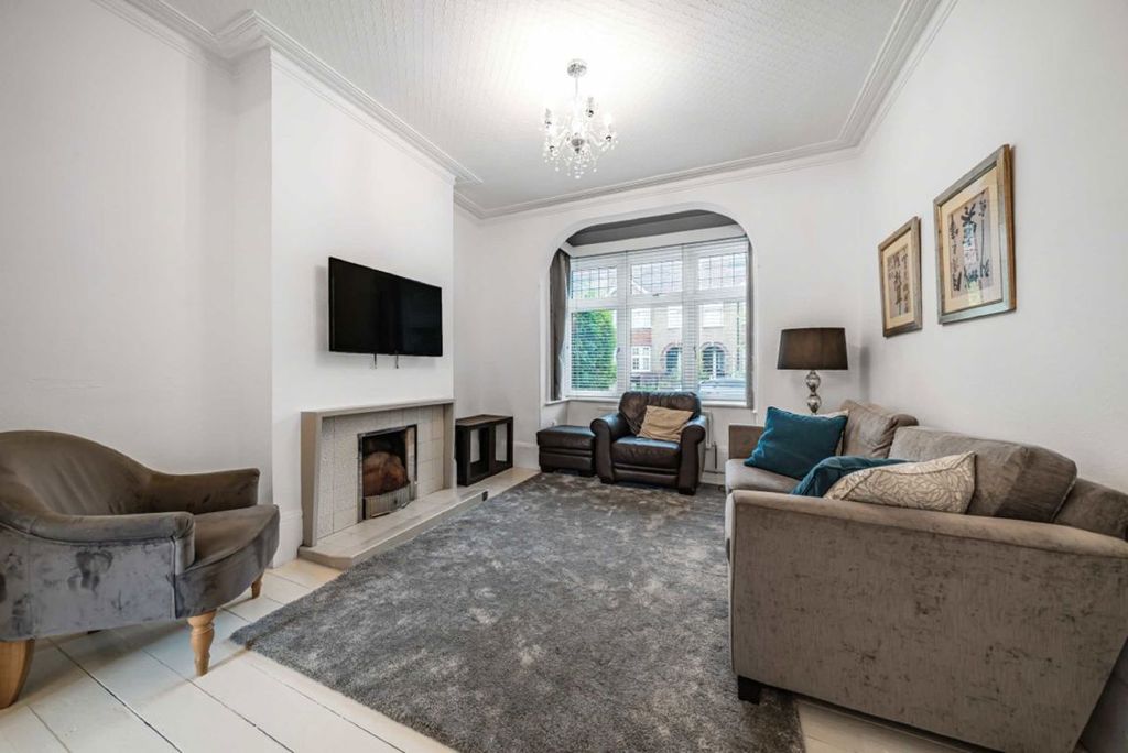 Property photo 2 of 12