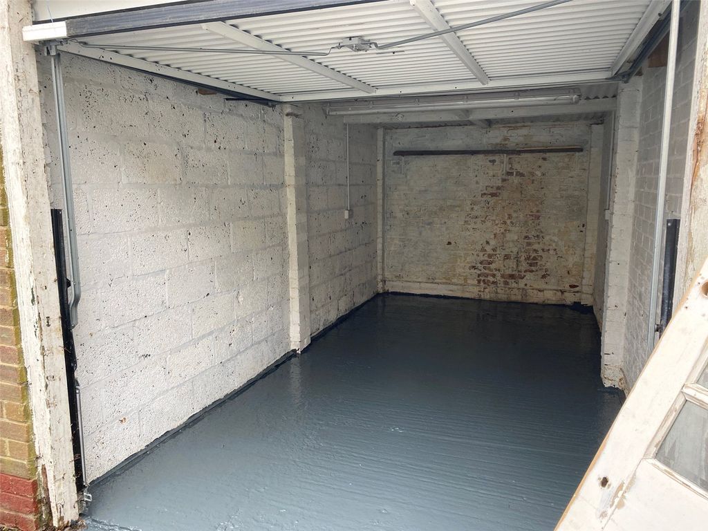 Property photo 3 of 3 Picture No. 02