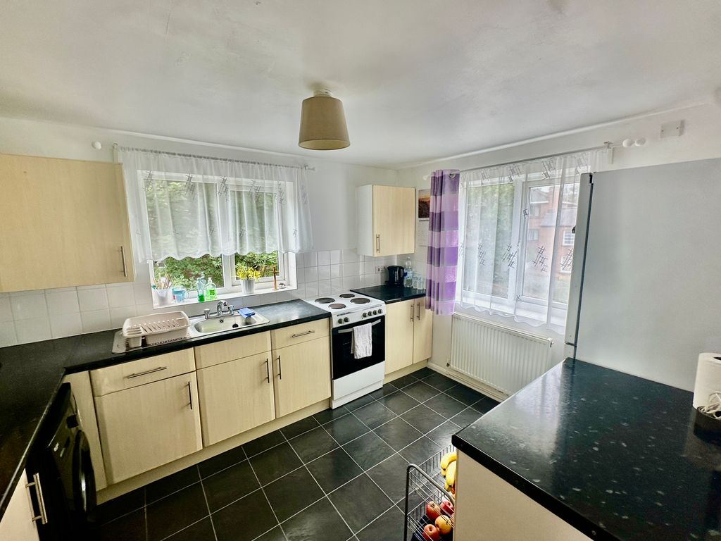 Property photo 2 of 6
