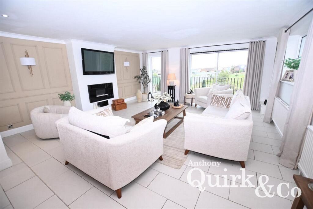 Property photo 3 of 19