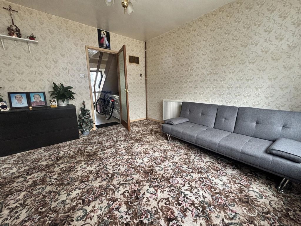 Property photo 3 of 5