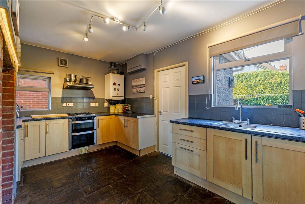 Property photo 3 of 24 Kitchen